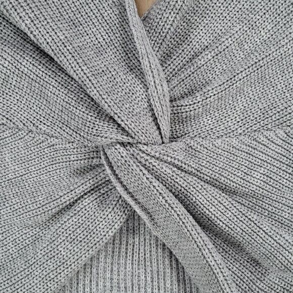 🔹️Miracle Gray Knit Twisted Long Sleeve Reversible Crop Sweater Medium - Picture 8 of 11